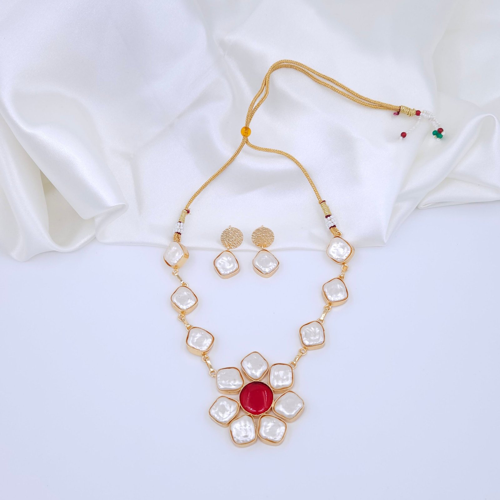 Floral Mother of Pearl & Red Monalisa Stone Necklace Set Floral Mother of Pearl & Red Monalisa Stone Necklace Set