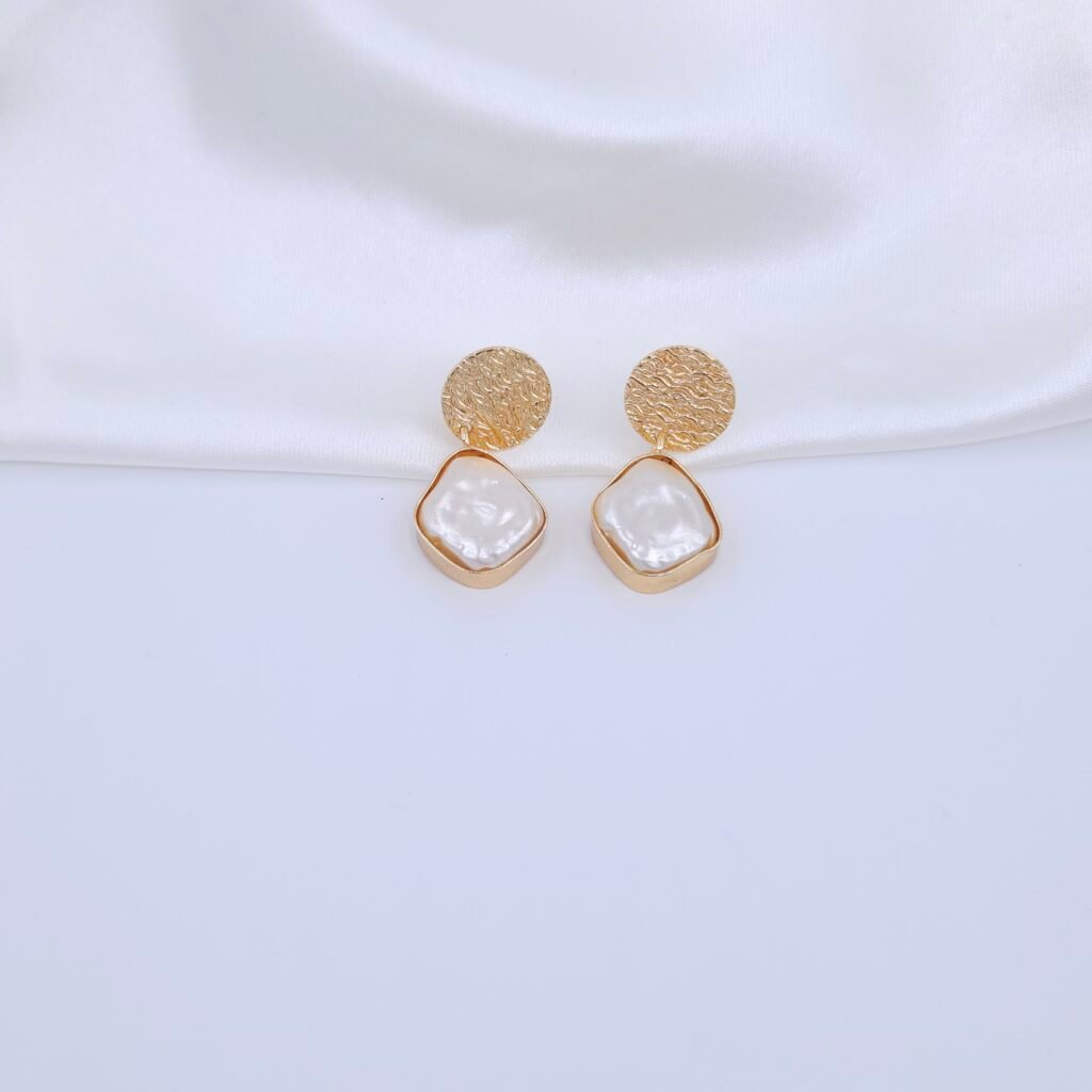 Handcrafted Anti-Tarnish Mother of Pearl & Green Monalisa Stone Jewellery Set – Floral Gold-Plated Necklace & Earrings