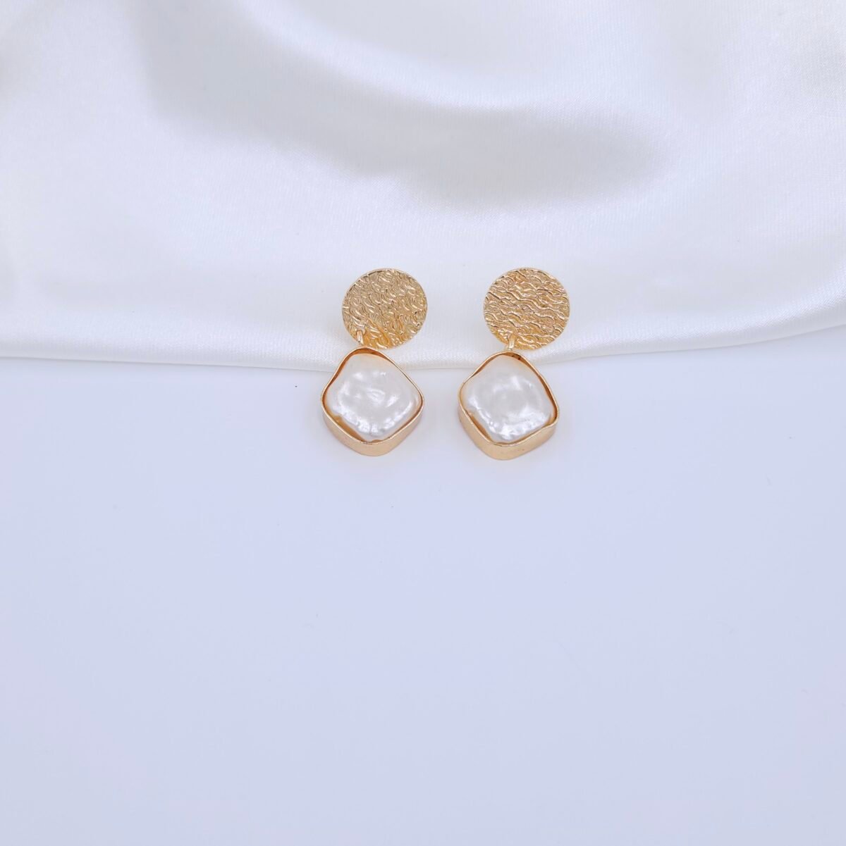 Handcrafted Anti-Tarnish Mother of Pearl & Green Monalisa Stone Jewellery Set – Floral Gold-Plated Necklace & Earrings