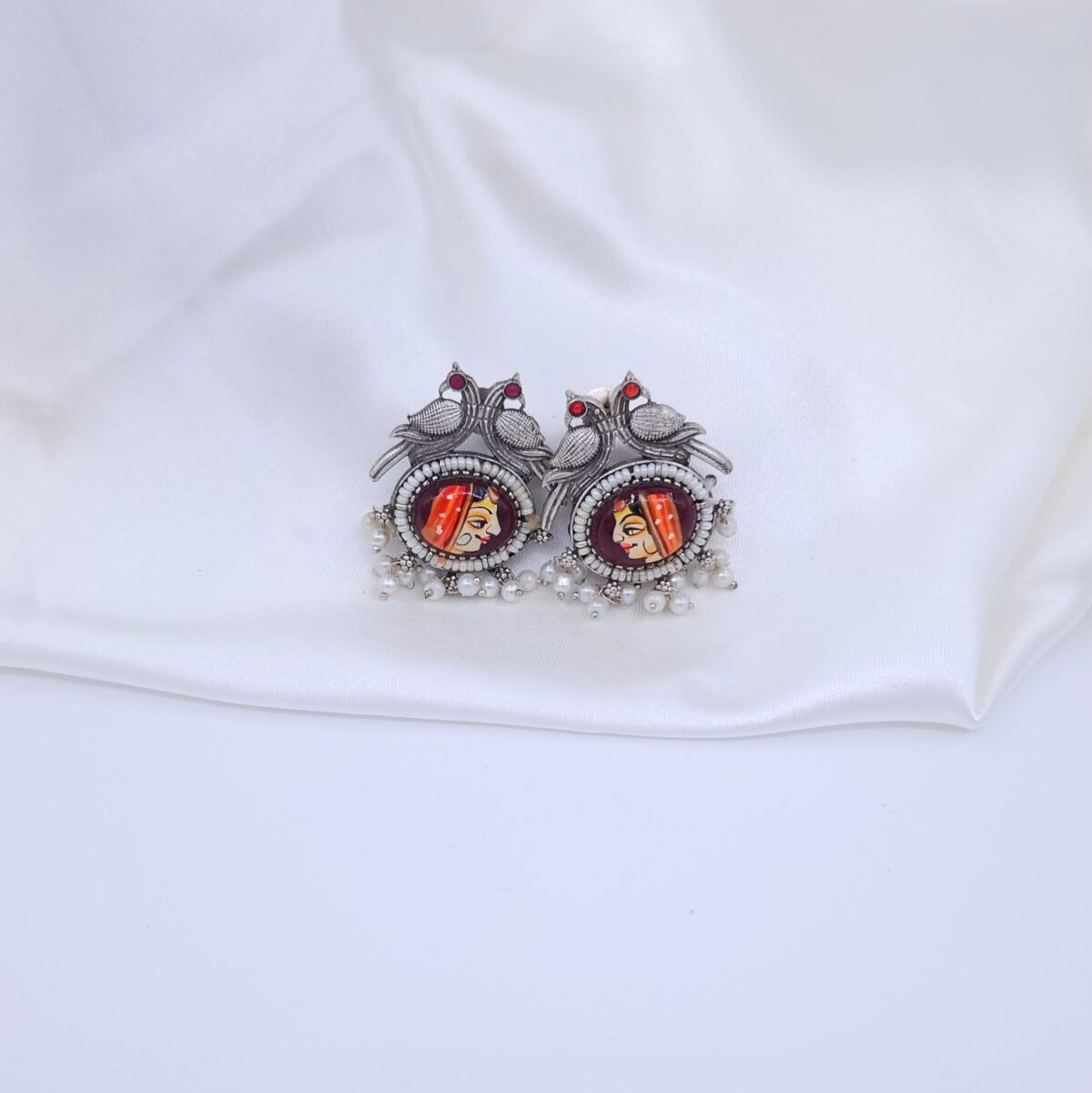 Handcrafted Silver Replica Hand-Painted Monalisa Stone Necklace Set with Pearls & Gemstones