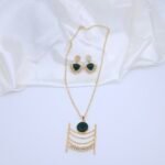 Handcrafted Gold Deep Emerald Green Monalisa & Pearl Necklace Set