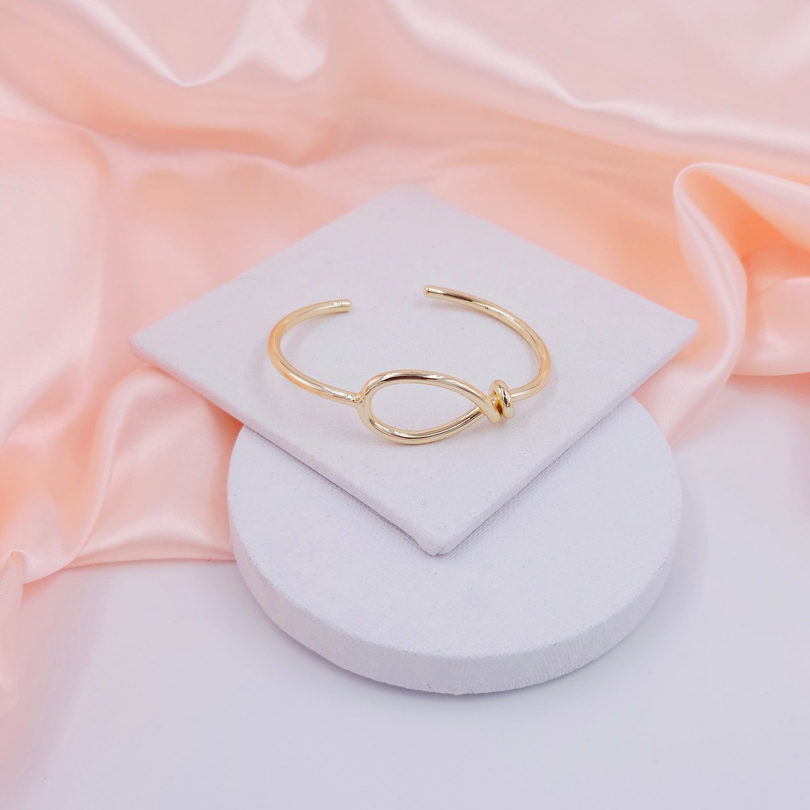 Gold Plated Stainless Steel Knot Loop Open Cuff Bracelet Gold Plated Stainless Steel Knot Loop Open Cuff Bracelet