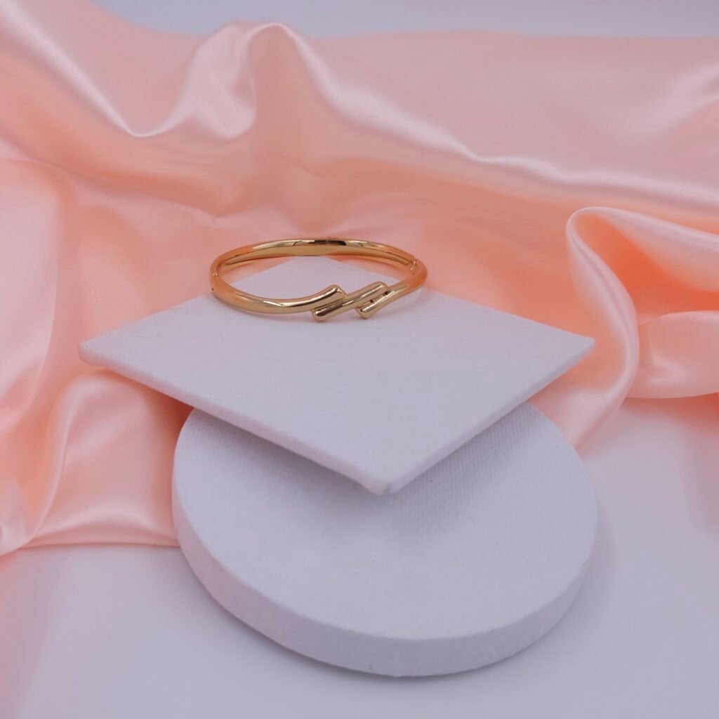 Geometric Overlap Stainless Steel Bracelet - Gold Finish