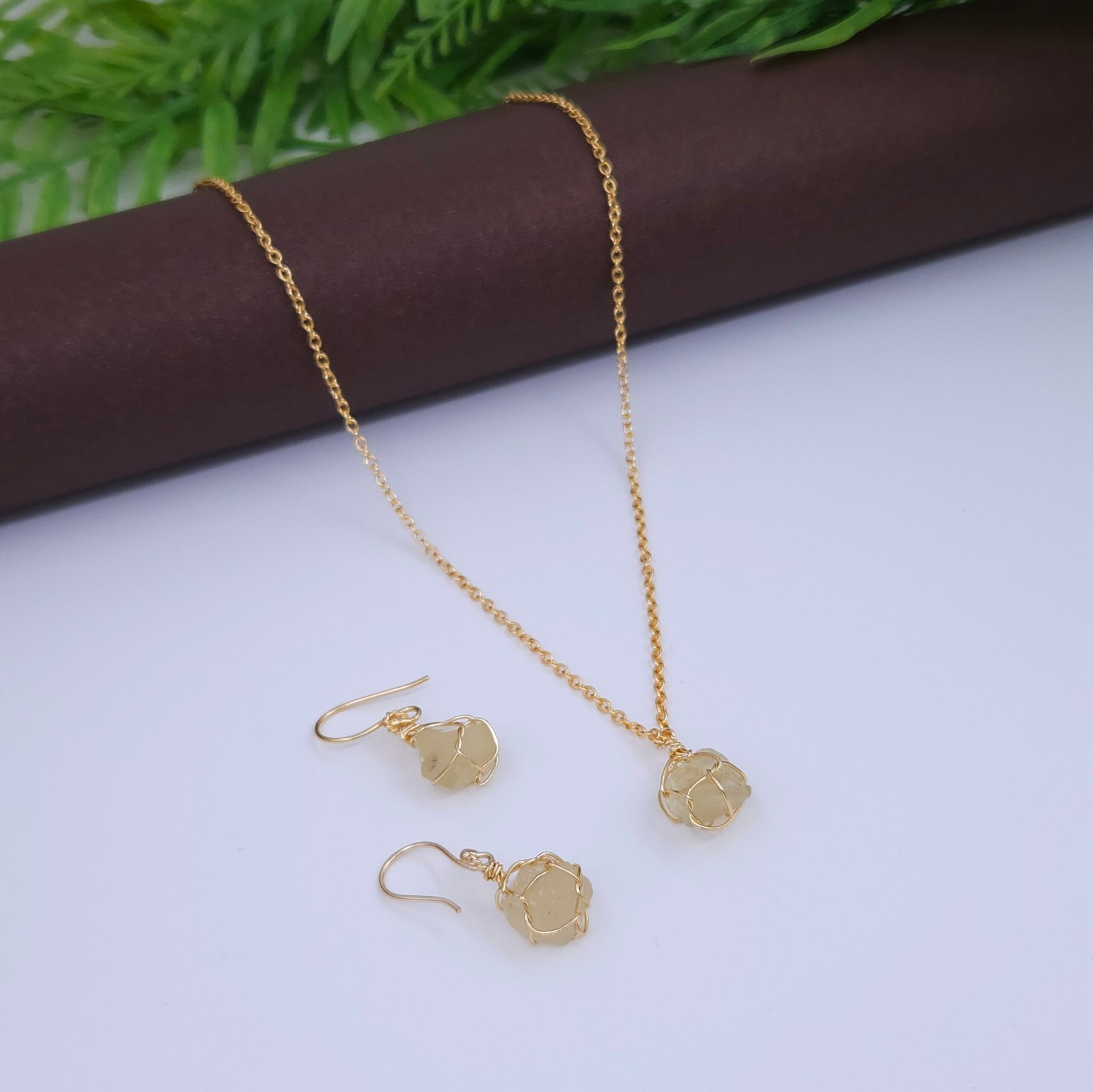 Golden Yellow Natural Stone Wire Wrapped Jewelry Set Golden Yellow Natural Stone Wire Wrapped Jewelry Set