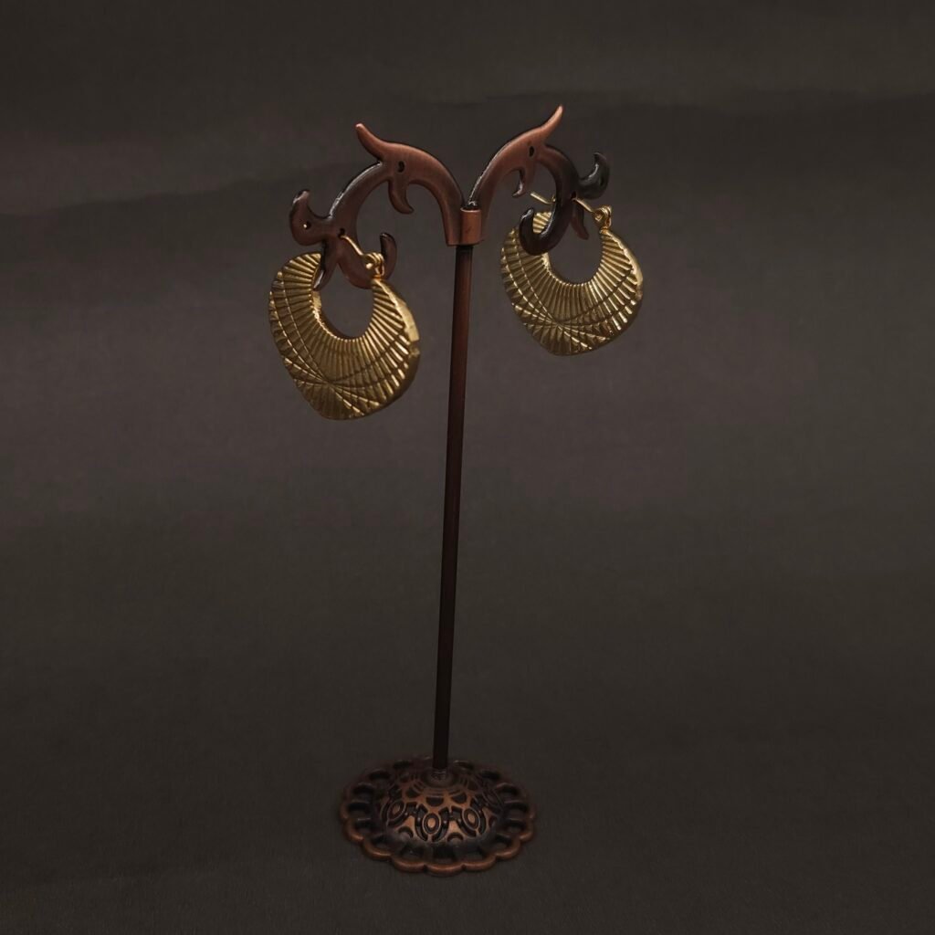 Stainless Steel Fan Engraved Hoop Earrings - Anti-Tarnish