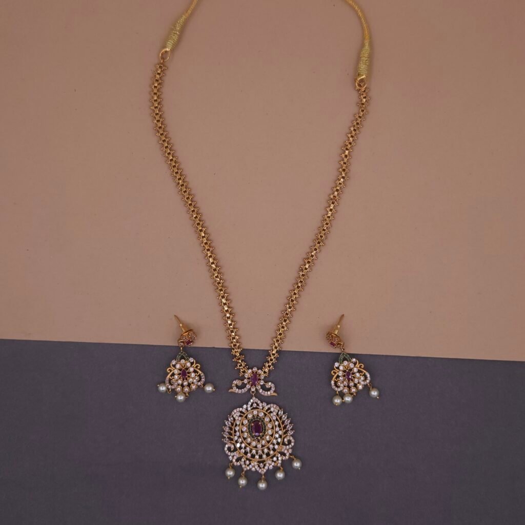khianaa royal kemp stone temple necklace set with pearl drops