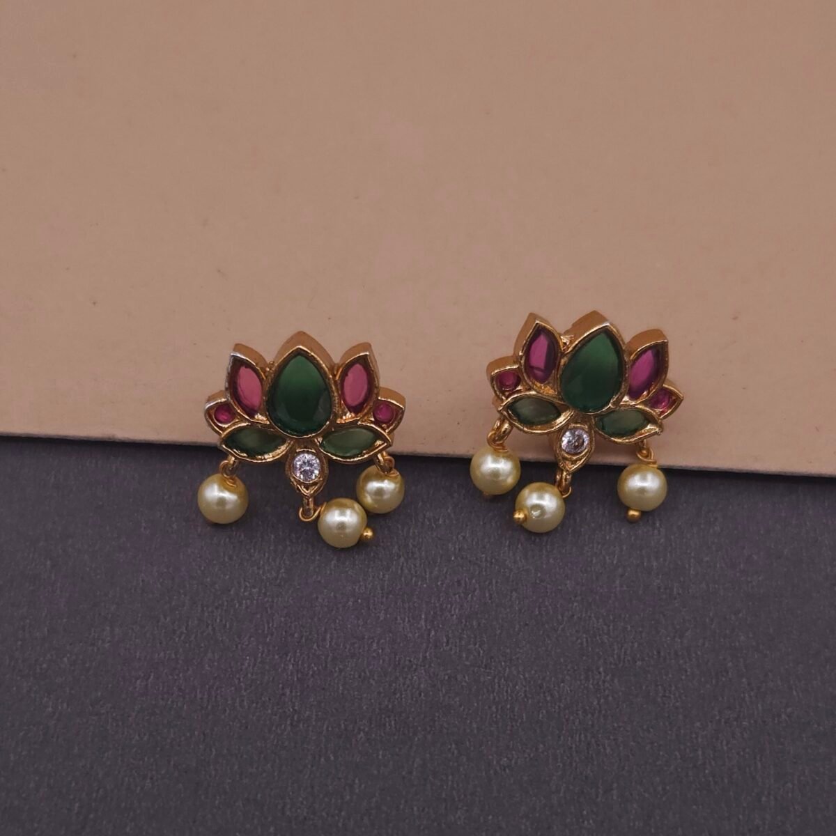 khianaa lotus kemp stone temple necklace set with pearl drops