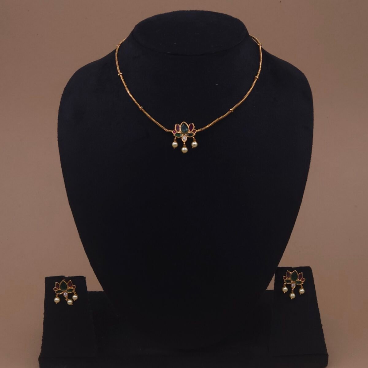 khianaa lotus kemp stone temple necklace set with pearl drops