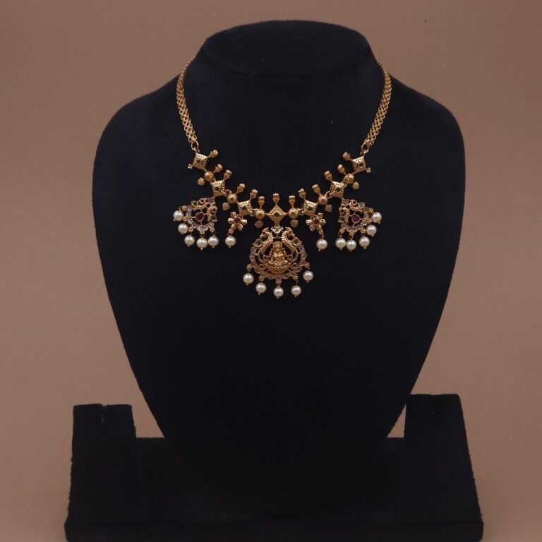 traditional south indian lakshmi temple jewelry necklace
