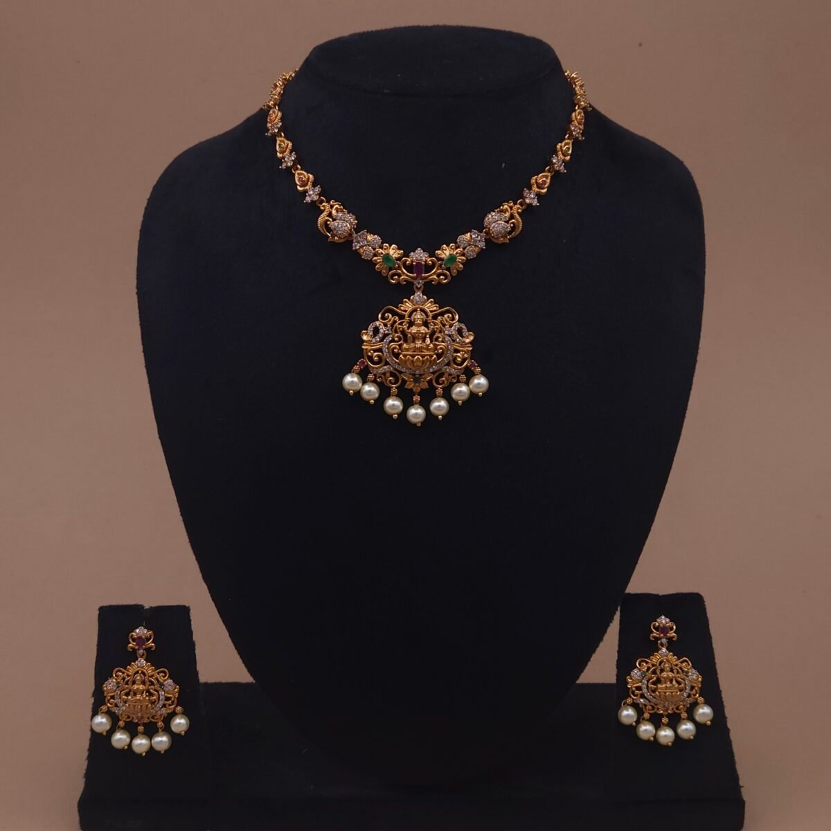 khianaa goddess lakshmi pendant temple necklace set